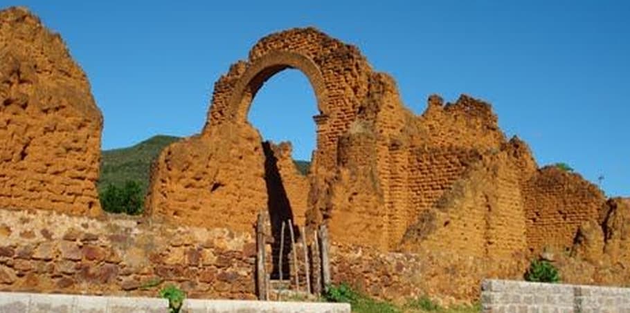 Ruínas de igreja histórica